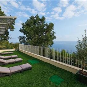 4 bedroom hilltop villa with pool near Jesenice, sleeps 8